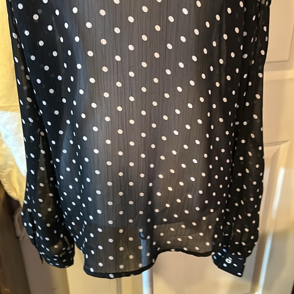 Sheer cold shoulder black&white two pockets on front long sleeve - Picture 7 of 9